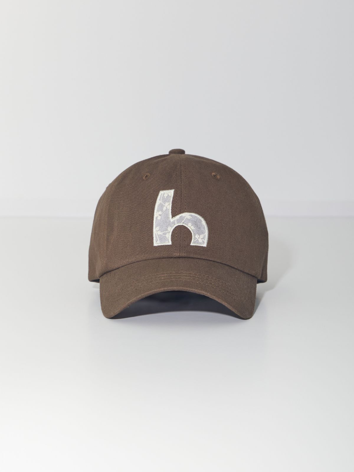 해브어웨일(HAVEAWHALE) h lace applique cap (BR)