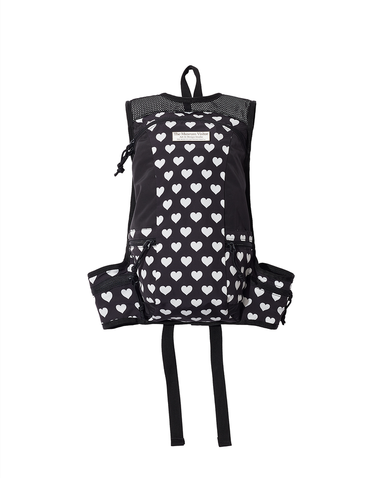 MESH MOUNTAINEERING HEART PRINTED BACKPACK (BLACK)