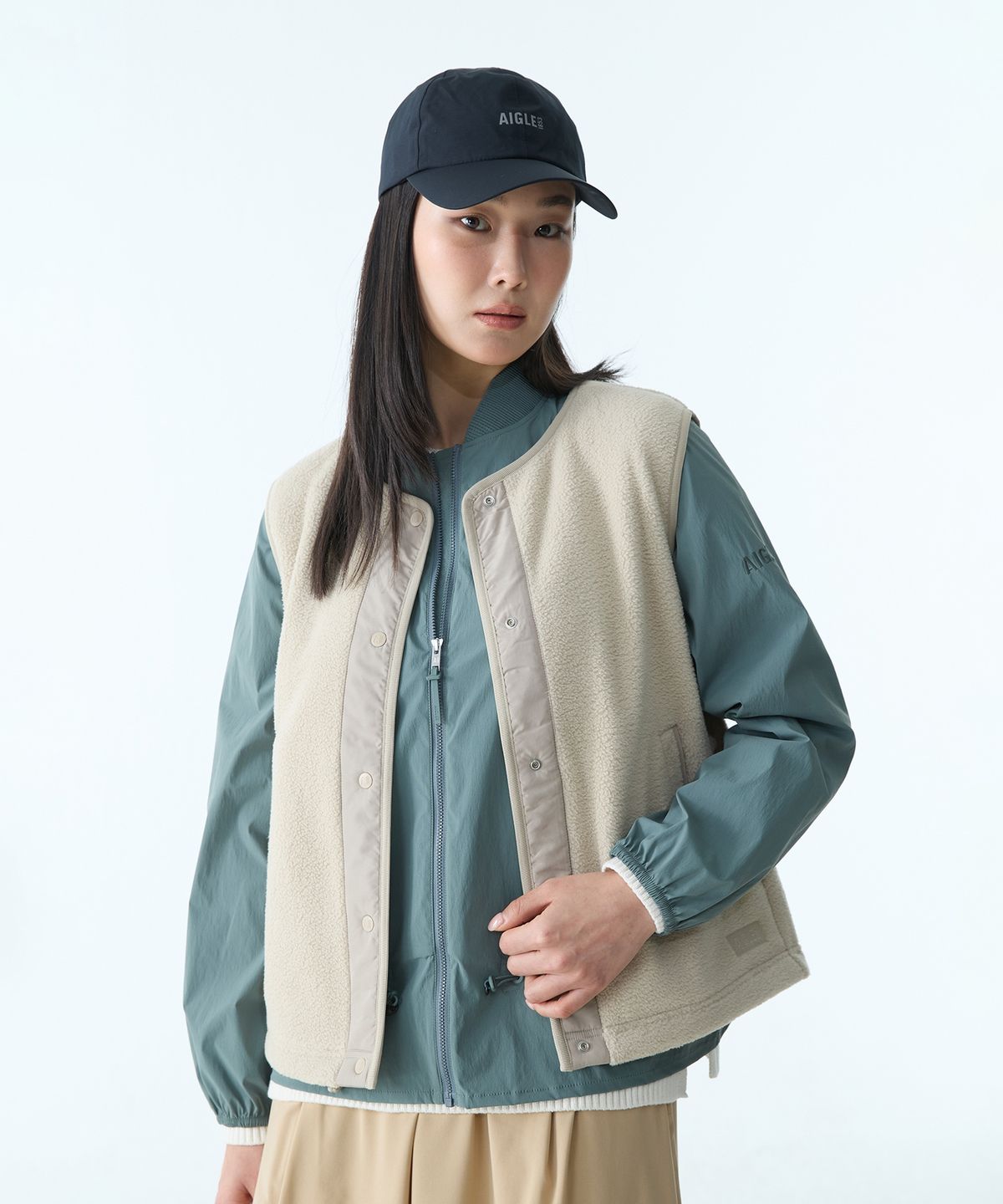 에이글(Aigle) 여성 슬리브리스 쉐르파 베스트 AIS25WFLE002BEI