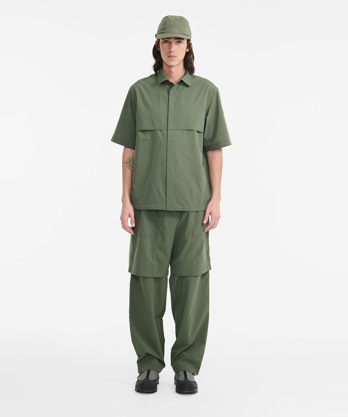 에이글(Aigle) 유니섹스 숏 슬리브 셔츠 Aigle Experience by Etudes Studio AIS25USHI002BEE