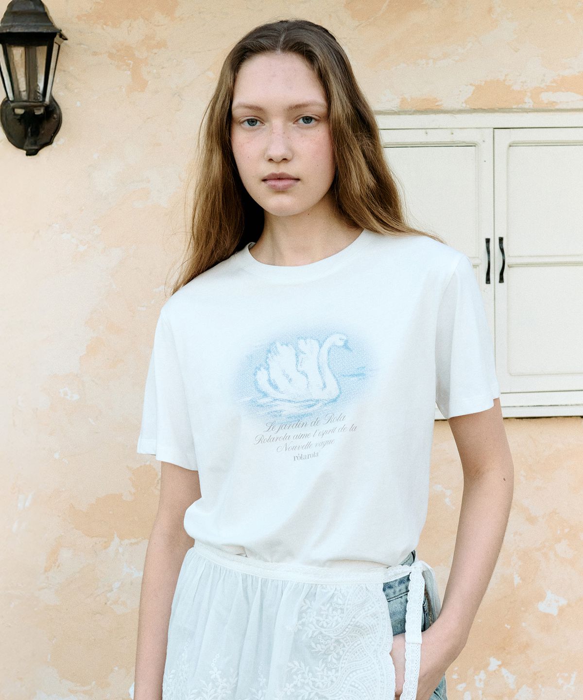 로라로라(ROLAROLA) SWAN GRAPHIC T-SHIRT WHITE