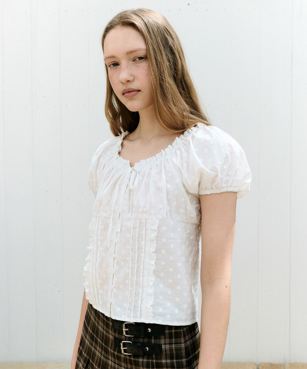 로라로라(ROLAROLA) FRILL PINTUCK BLOUSE WHITE