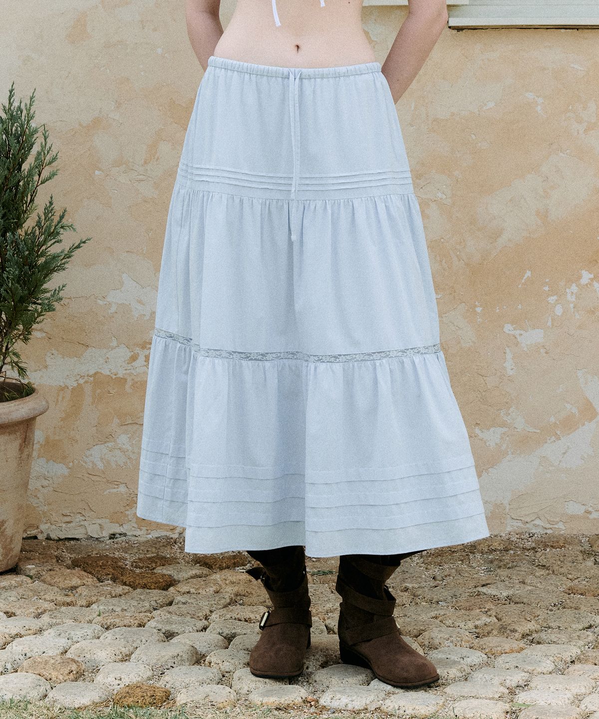 로라로라(ROLAROLA) LACE PINTUCK LONG SKIRT SKY