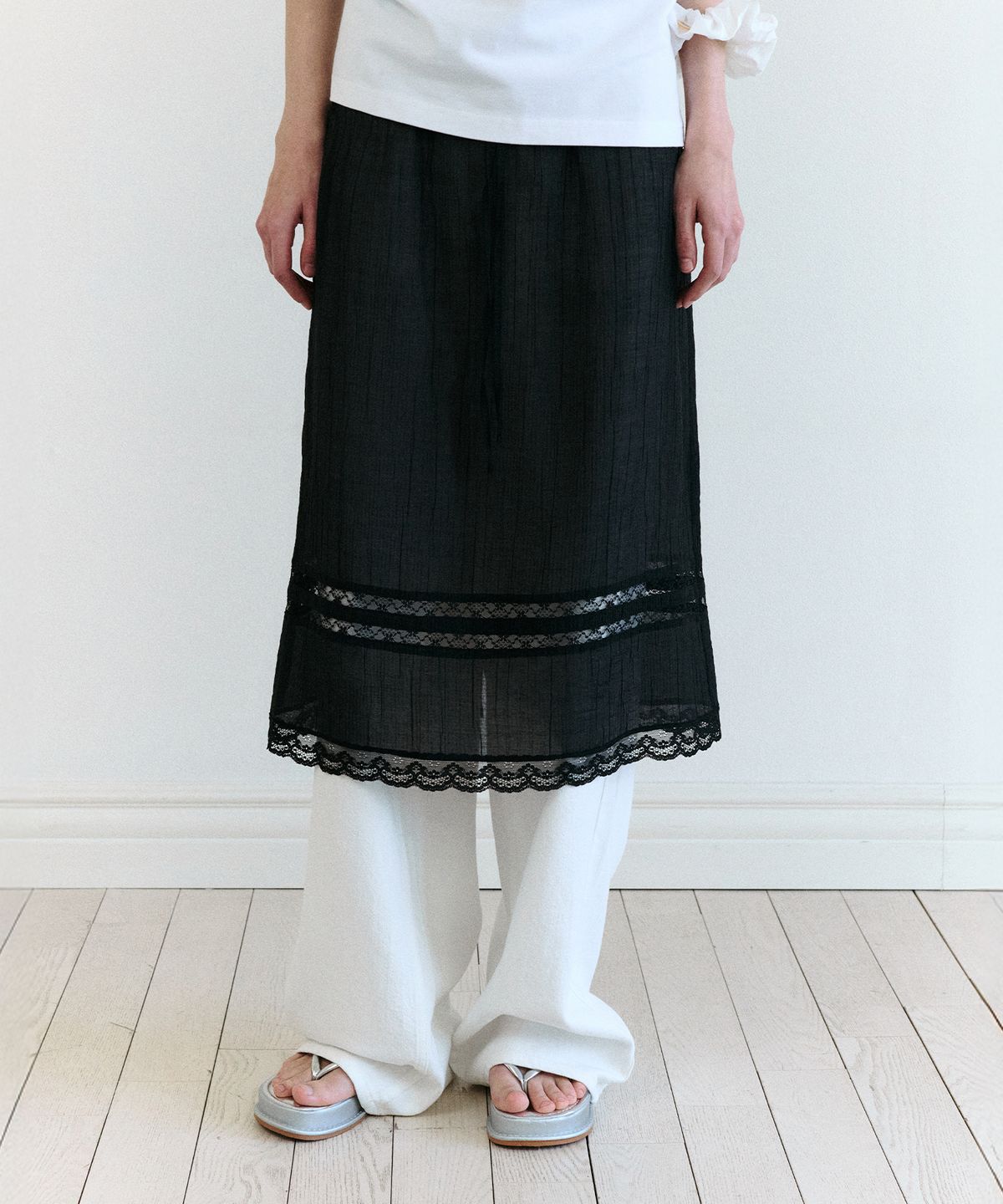 로라로라(ROLAROLA) LACE LAYERED LONG SKIRT BLACK