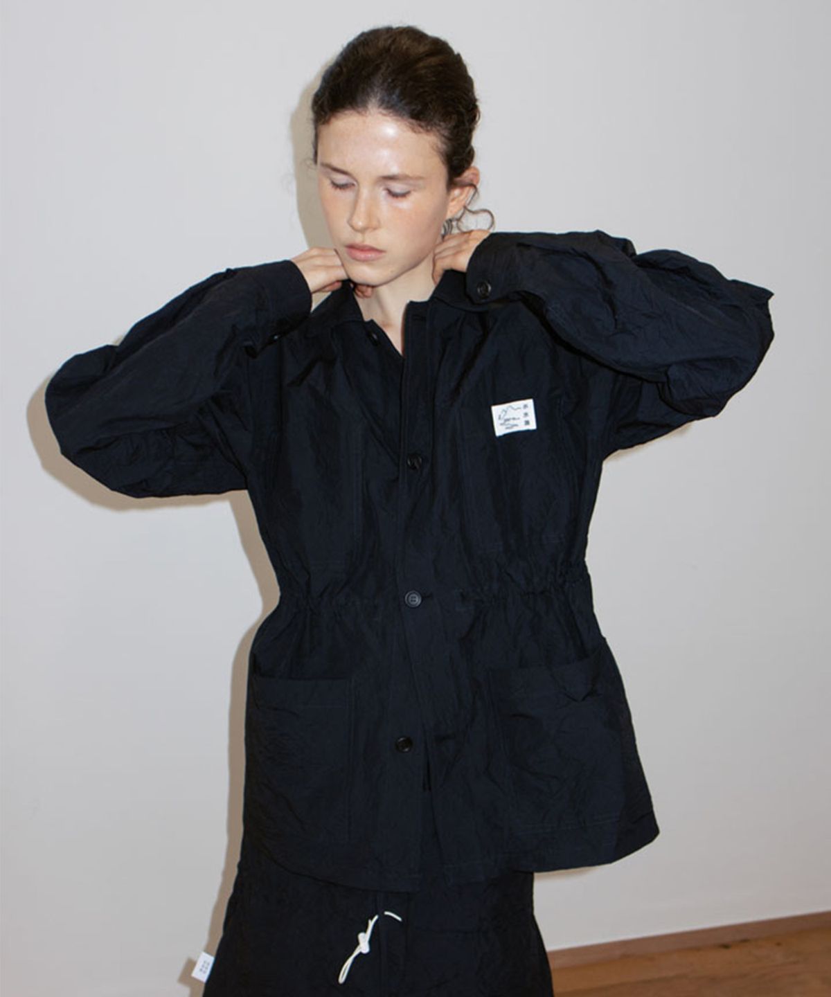 수수무(SUSUMU) RECYCLED WORK WINDBREAKER - black