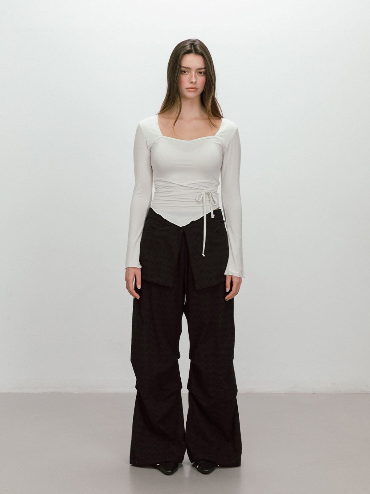 모이페어(MOIFAIRE) FLOWER LACE LAYERED PANTS / BLACK