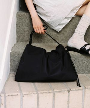 필로우 숄더 나일론 블랙