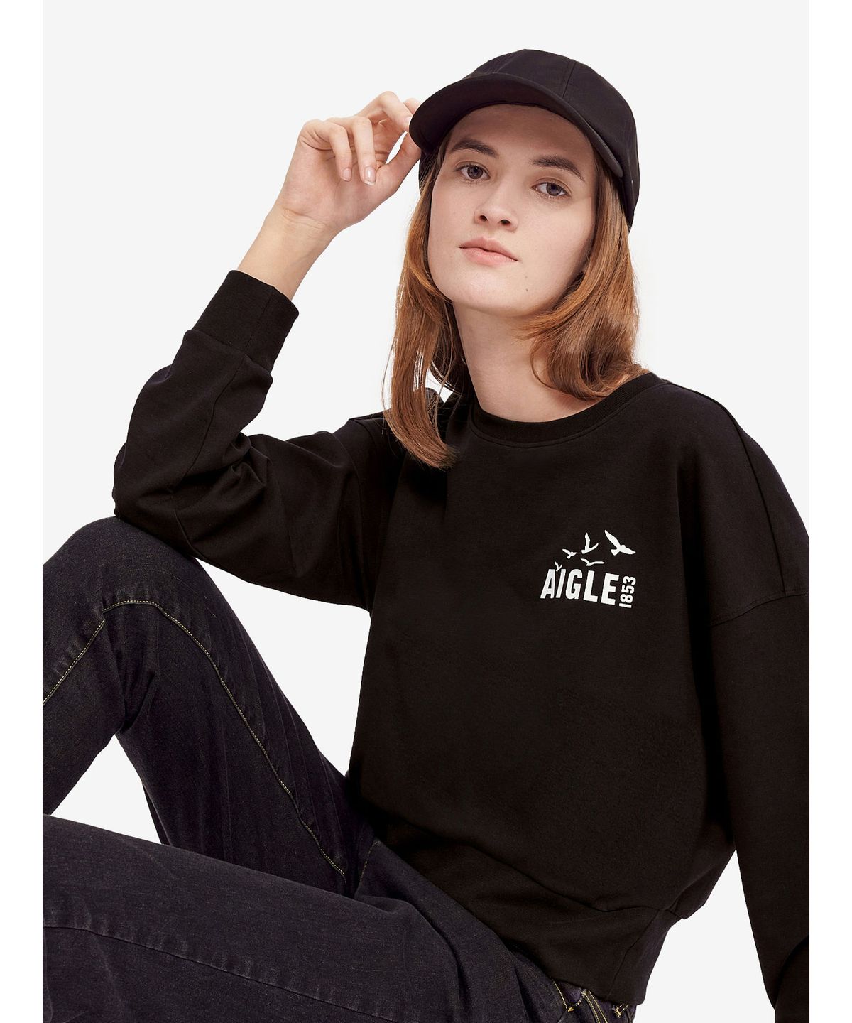 에이글(Aigle) 여성 로고 크루넥 맨투맨 AAW24WTSH005NOI