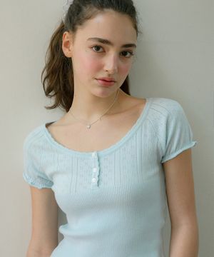 데이밍 하트넥 버튼 니트 탑 ( 스카이블루 )