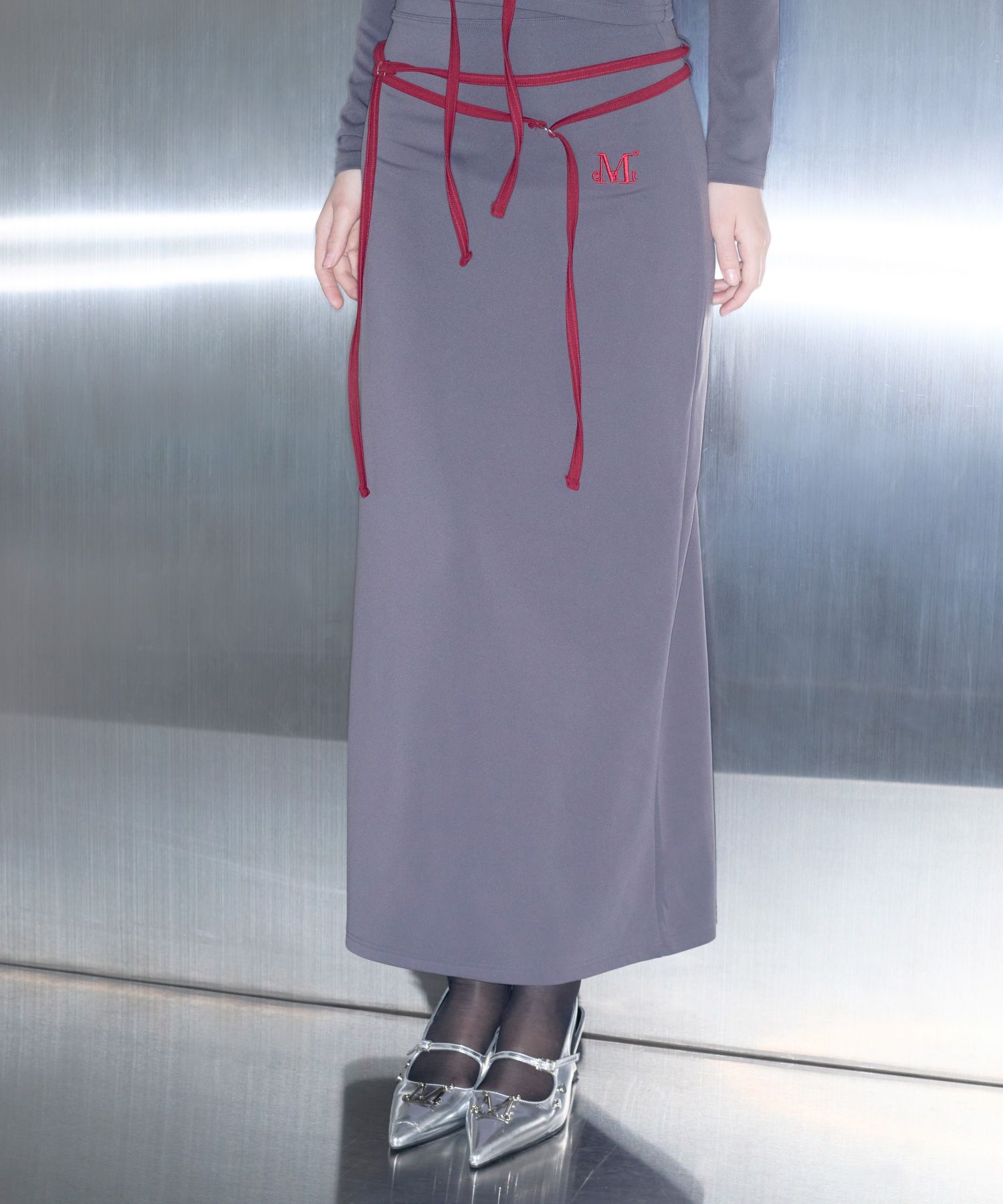 【MUCENT】ENVER SET UP BACK STRAP SLIT LONG SKIRT★25SS★ MUSINSA | MUCENT Ember Set-up Back Strap Slit Long Skirt (2