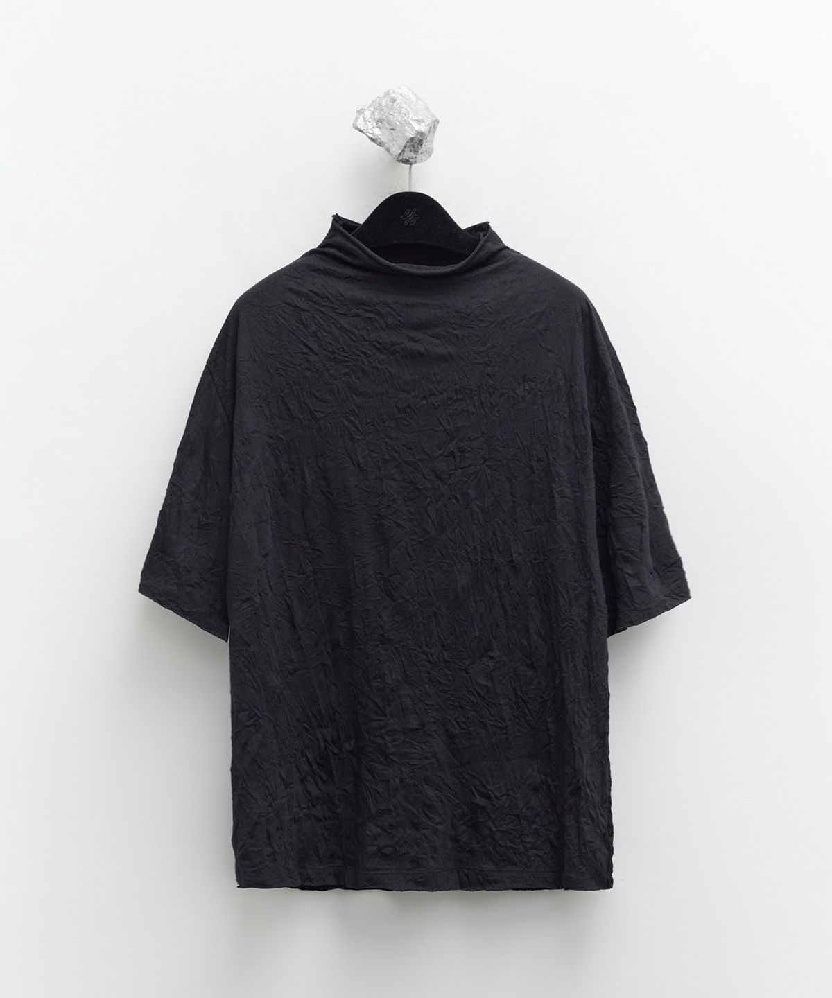 유스(YOUTH) Creased Mock-neck H/S T-shirt - Black