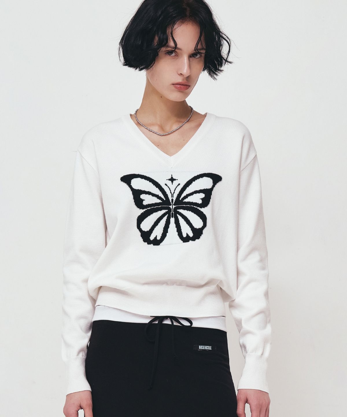 닉앤니콜(NICK&NICOLE) BUTTERFLY V NECK JACQUARD KNIT_IVORY