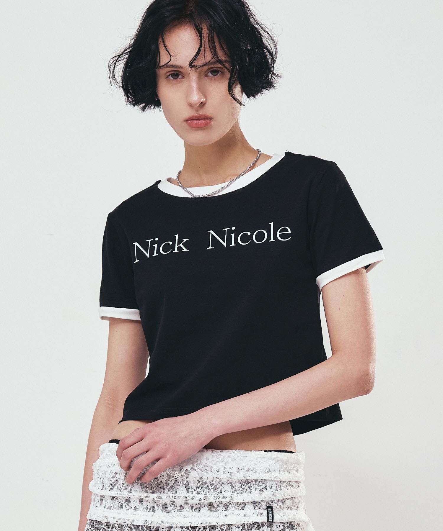人気ロゴT[NICK&NICOLE] NICOLE SIGNATURE RINGER CROP TOP NICOLE SIGNATURE RINGER CROP TOP_WHITE - 닉앤니콜