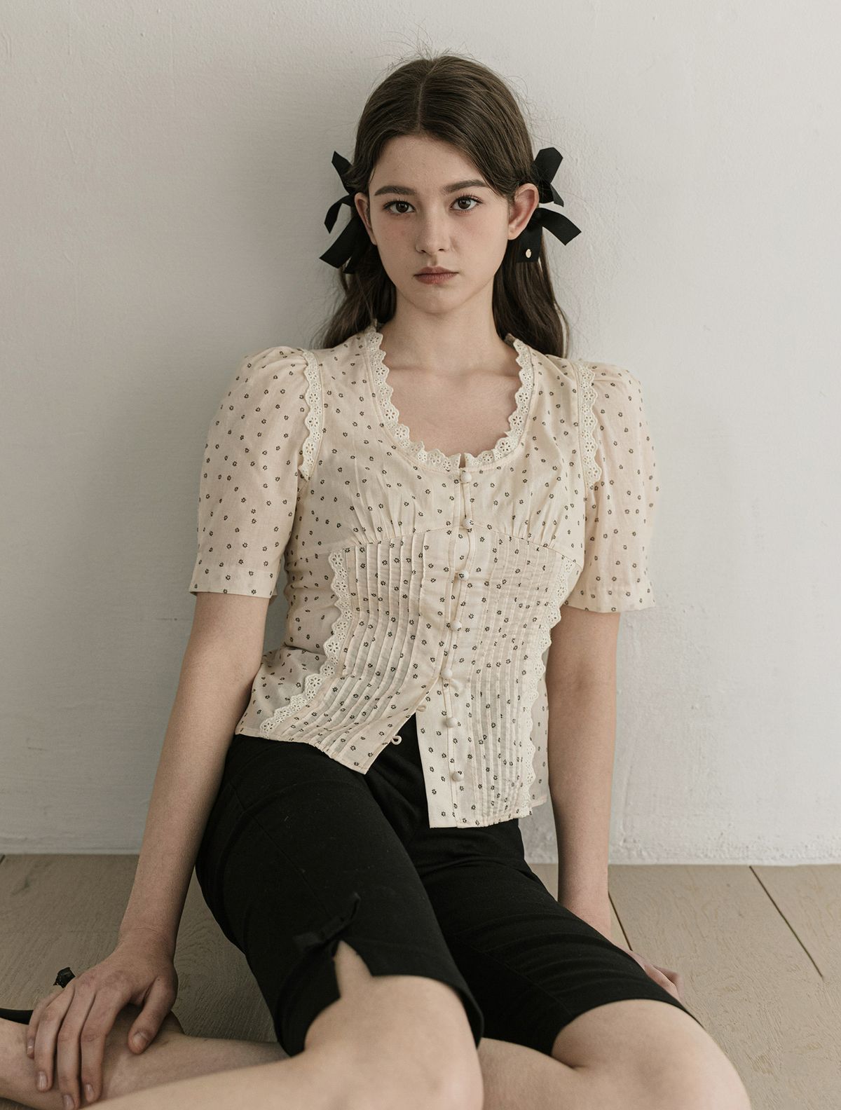 로트르드민(LAUTREDE MIN) Dot Flower Print puff blouse