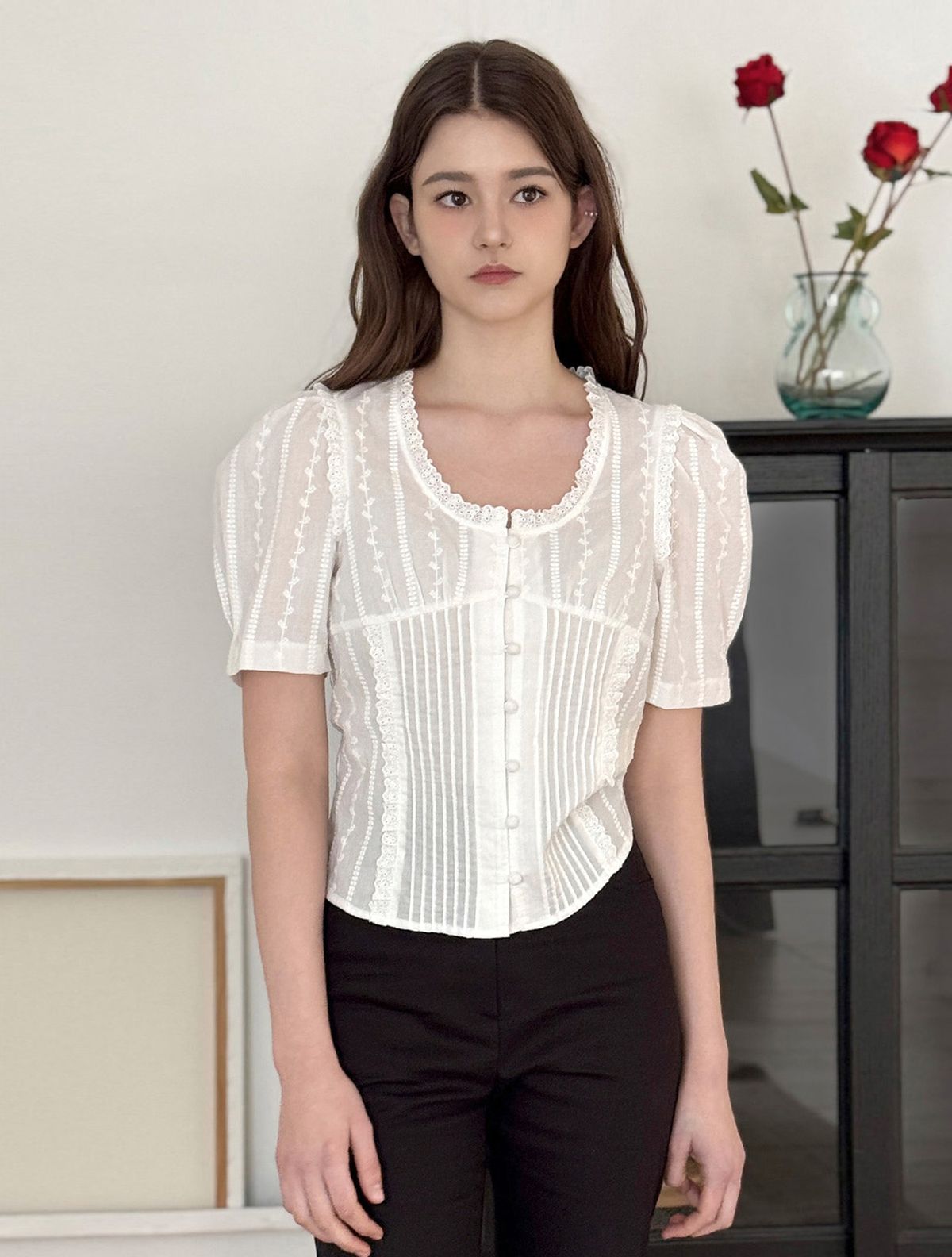 로트르드민(LAUTREDE MIN) Mue lace White Blouse