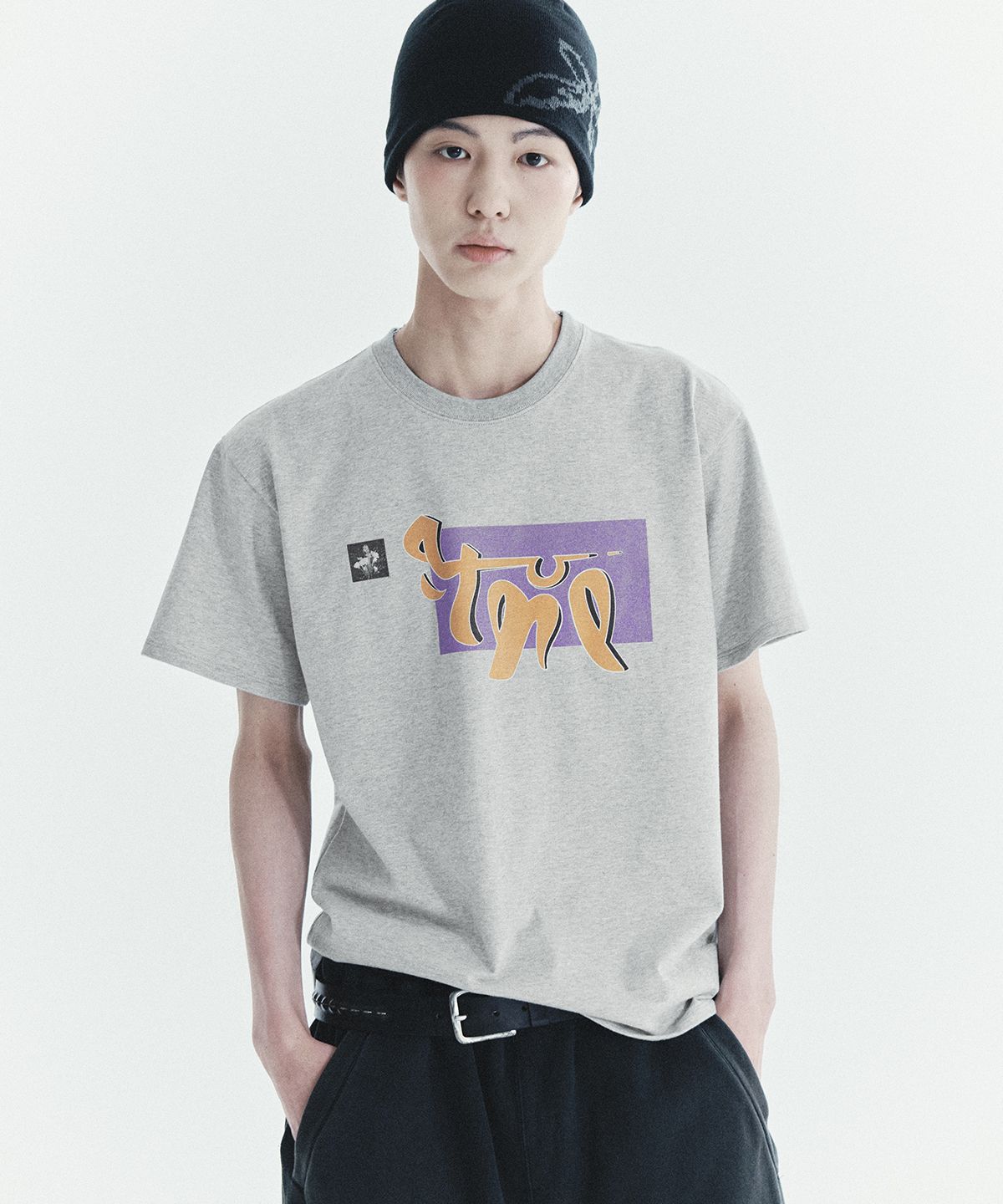 유네(YUNE) Visual Motif Tee_[Gray]