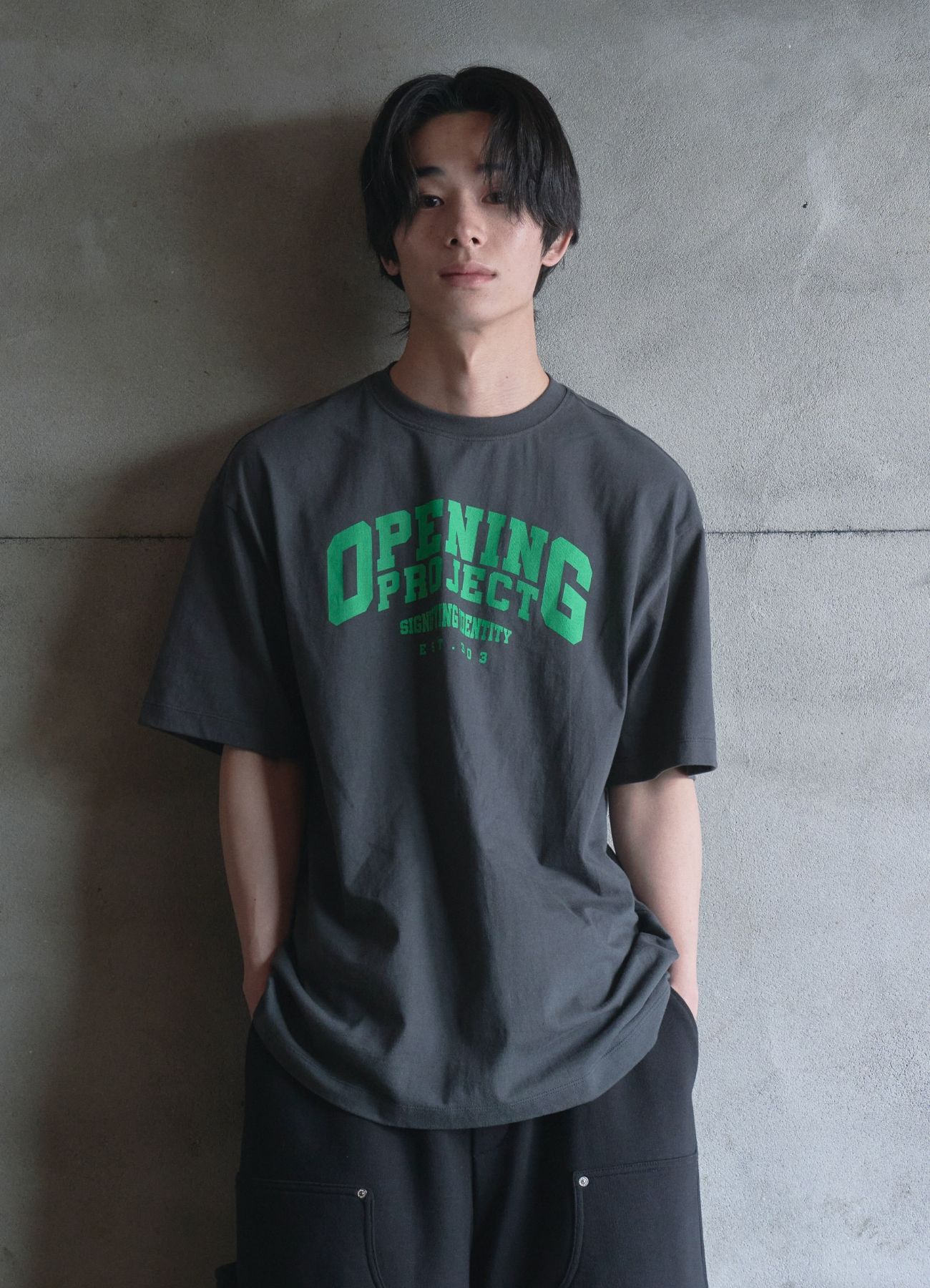 MUSINSA公式 | OPENING PROJECT Arch Logo T Shirt - Charcoal