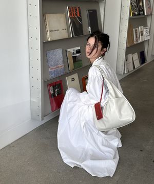 medium slash hobo bag (cream)