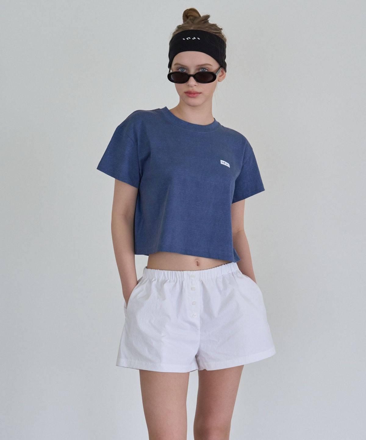 인지액티브(INJIACTIVE) Small Logo Crop T-shirt 블루