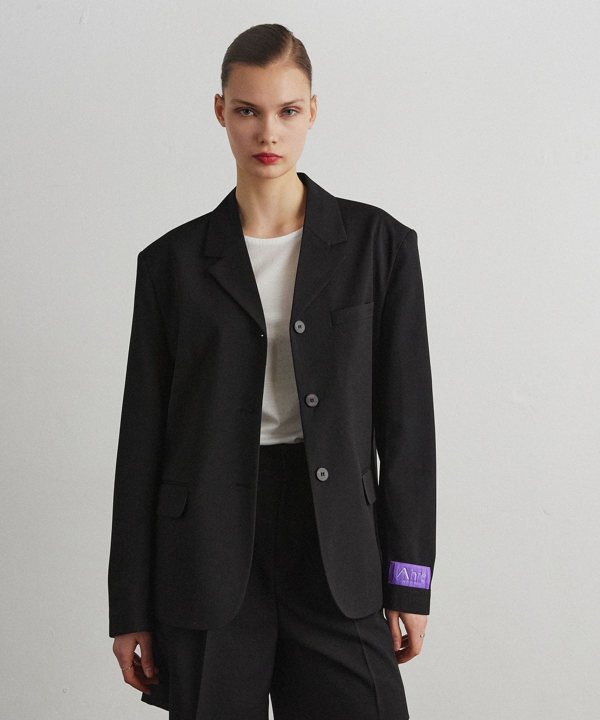 아흐레(AHRE) CROP 3-BUTTON SUMMER JACKET_BLACK