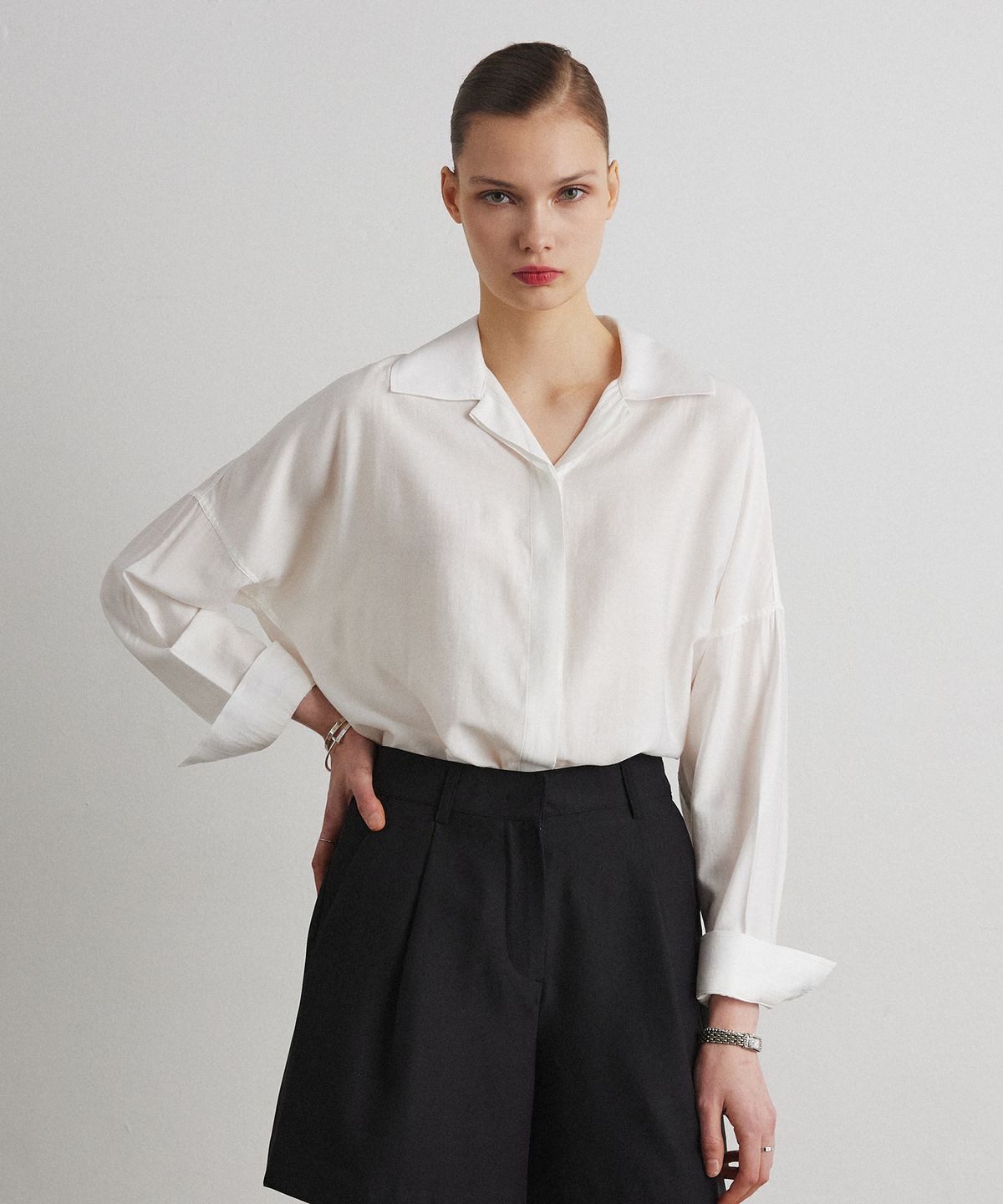 아흐레(AHRE) HIDDEN PLACKET SHIRT_WHITE