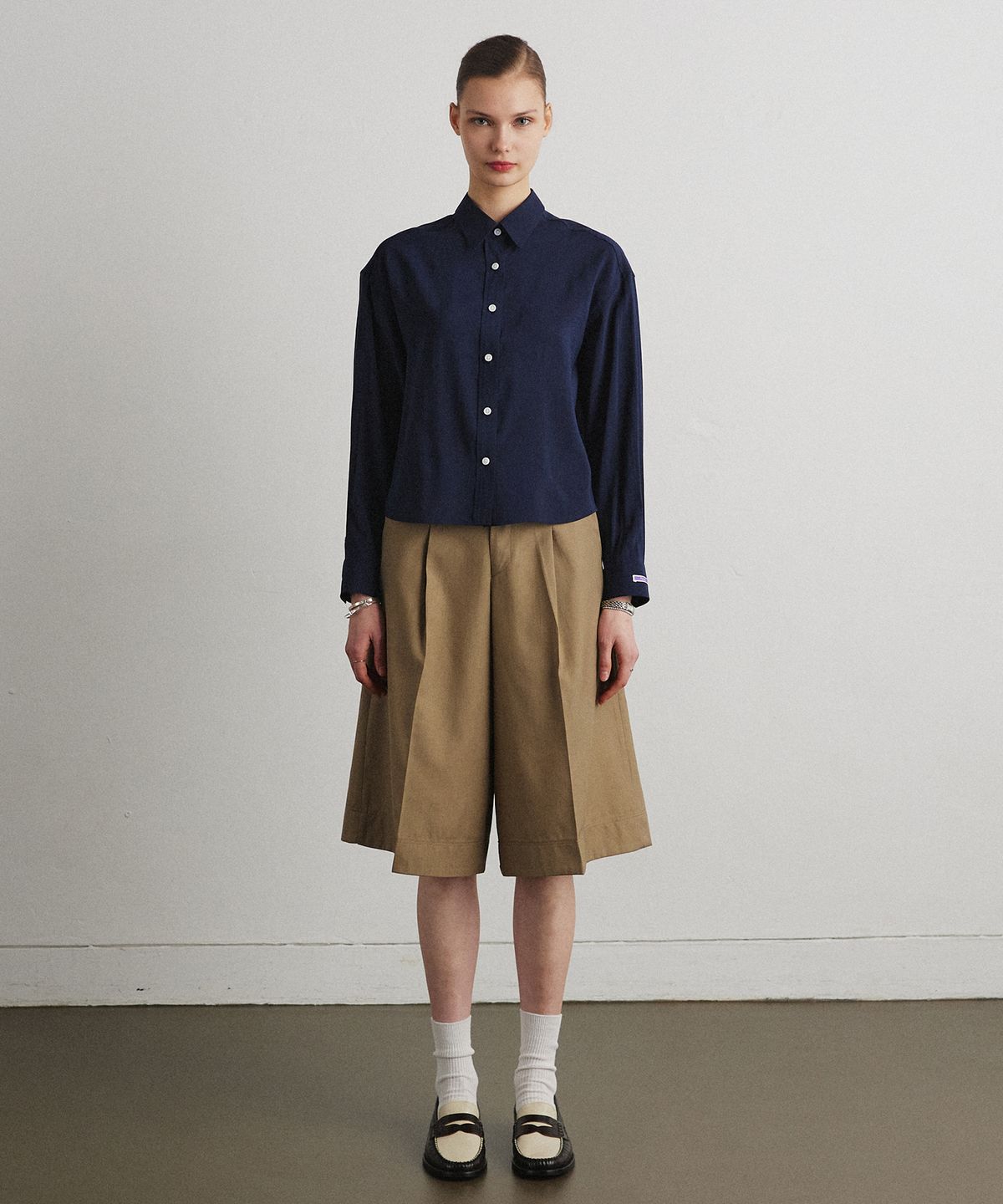 아흐레(AHRE) LIGHT TAILORED SHIRT_NAVY