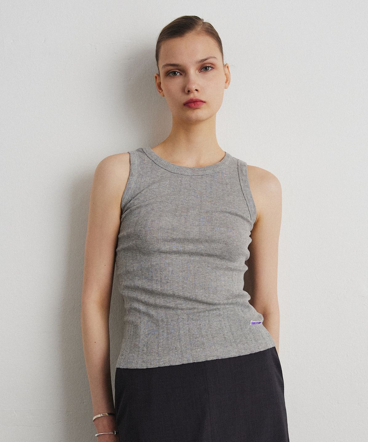아흐레(AHRE) EYELET COTTON SLEEVELESS_MELANGE