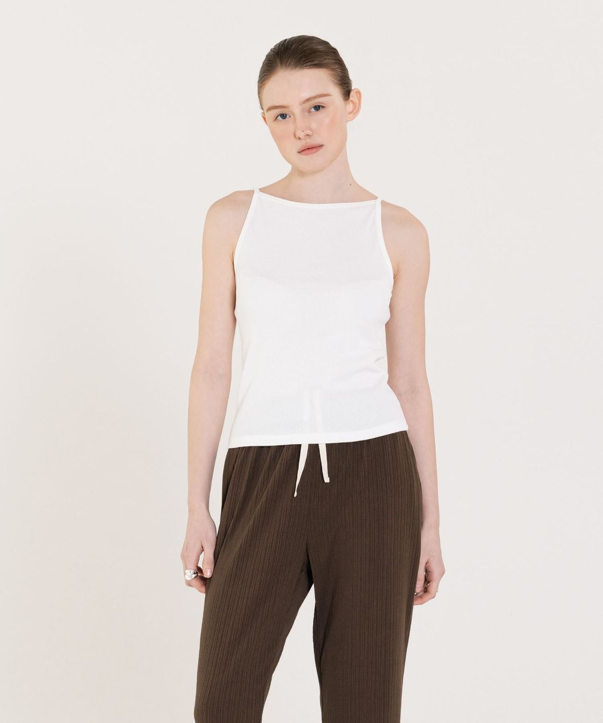 인지액티브(INJIACTIVE) Ribbed Boat neck sleeveless 화이트
