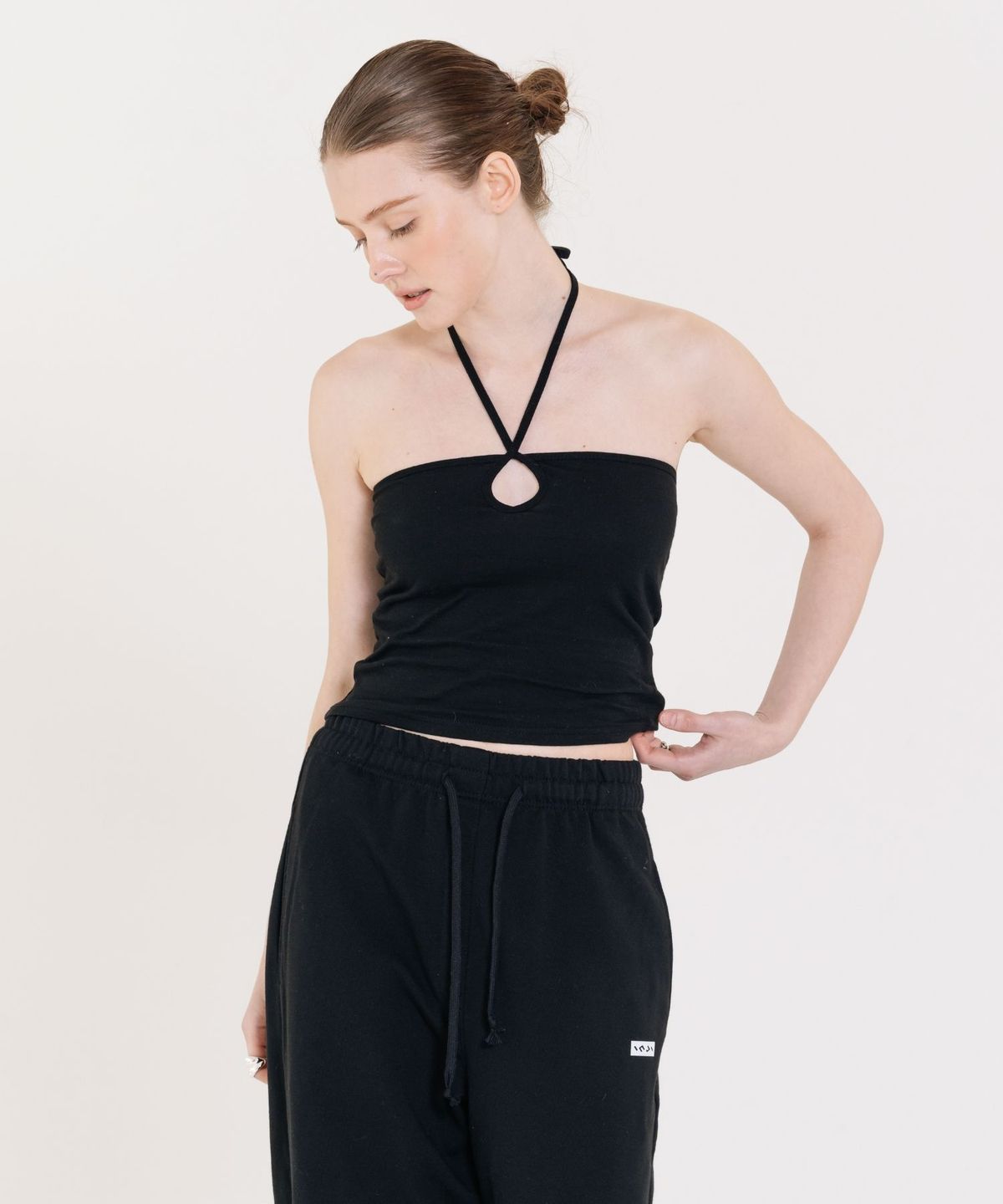 인지액티브(INJIACTIVE) Cotton Strap Top 블랙