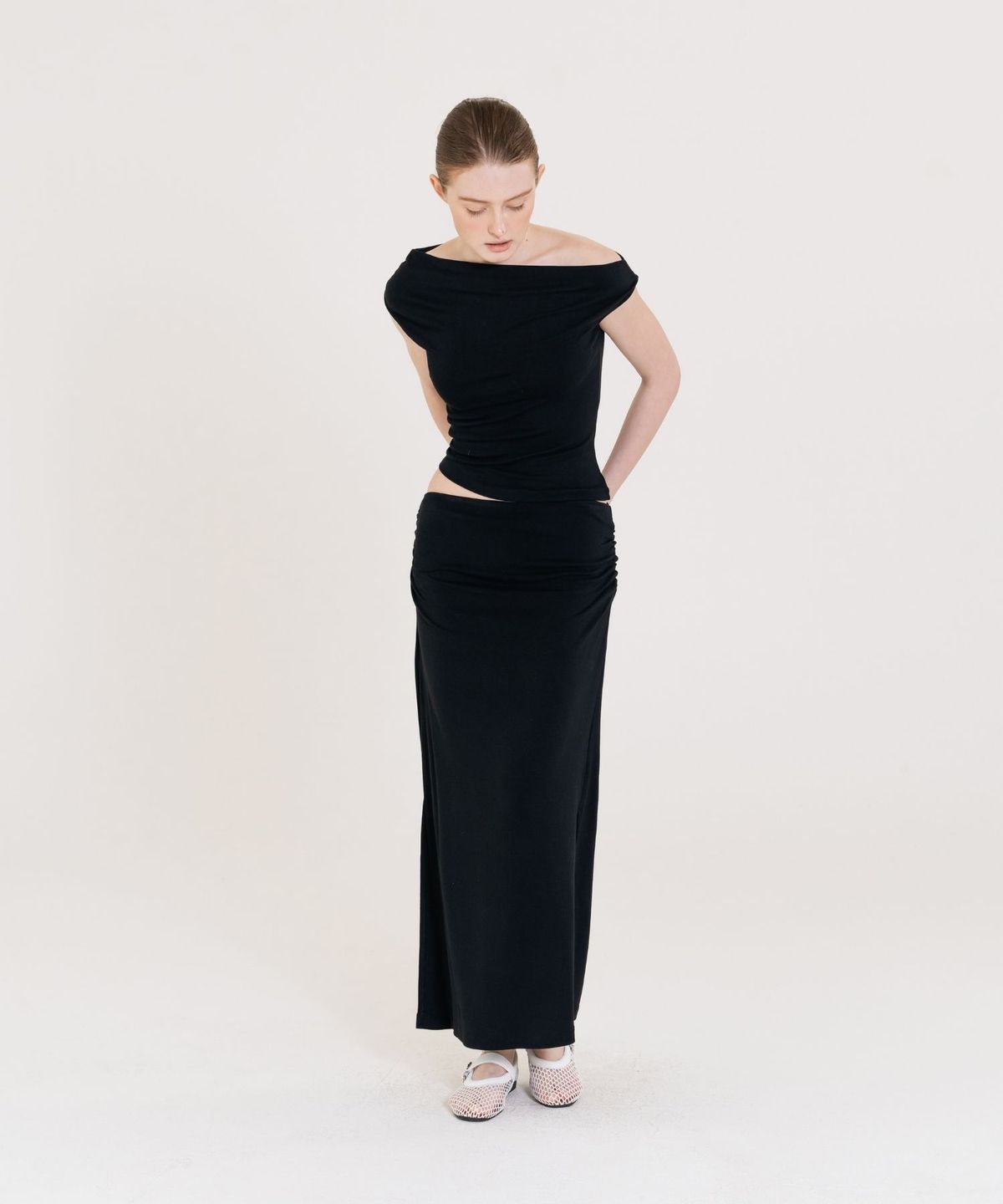 인지액티브(INJIACTIVE) Drape Slit Skirt 블랙