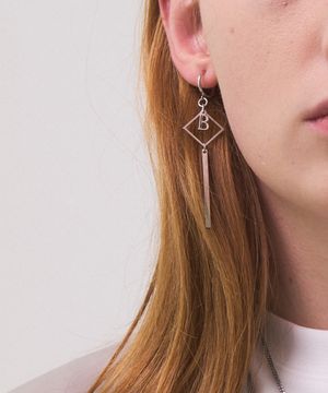 스틱 드롭 귀걸이 귀찌 써지컬 스틸 CLEF SQUARE STICK EAR