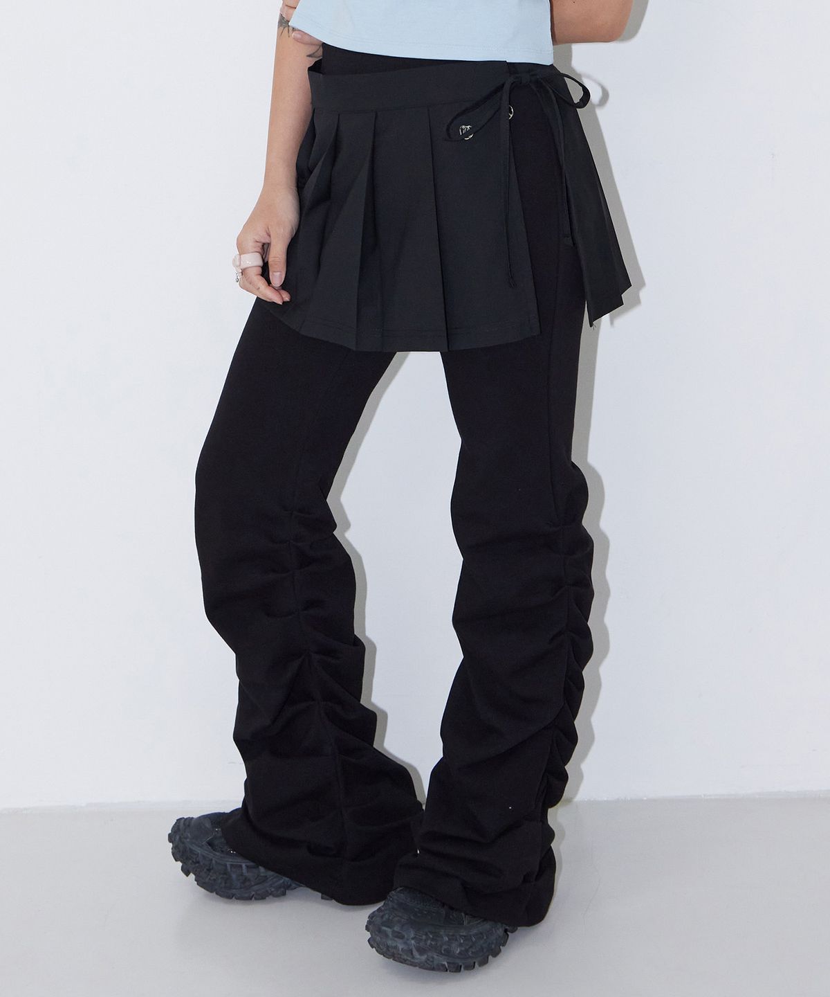페이키(FAKIII) Giselle Pleated Wrap Skirt_BLACK