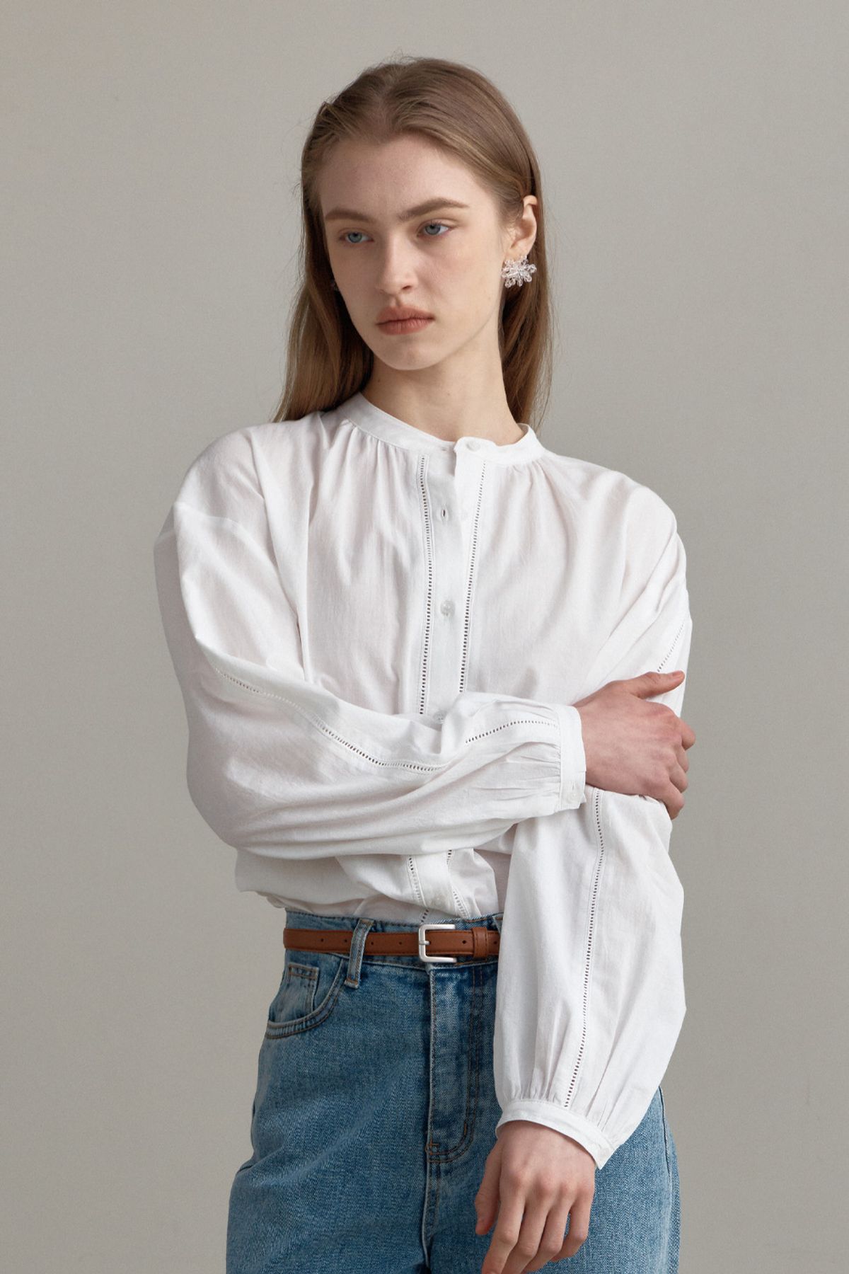 오브오브(OVEOF) Como Punching Blouse_White