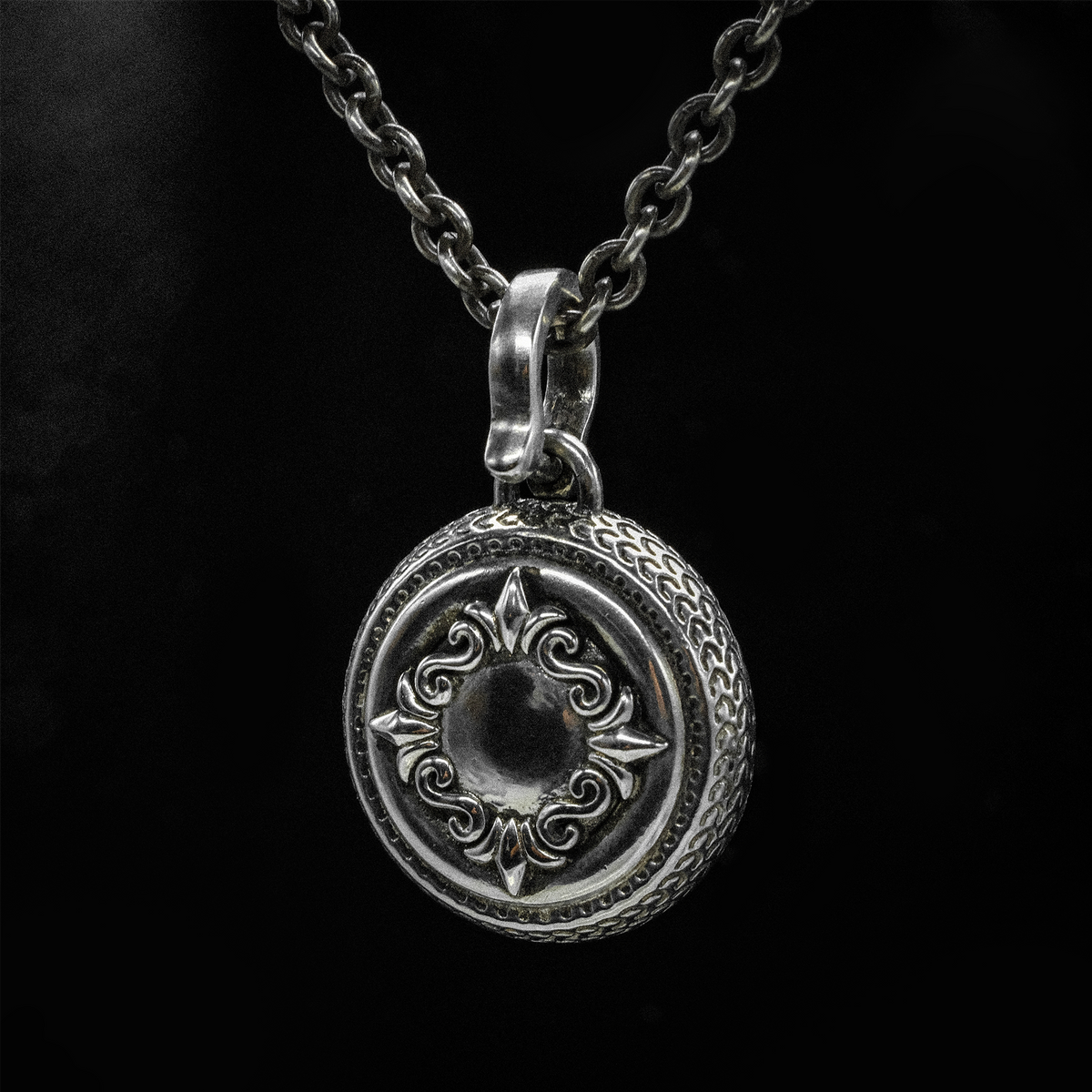 로우하이드(RAWHYDE) HotRod Wheel Pendant