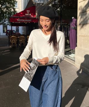 기본 브이넥 니트 티셔츠