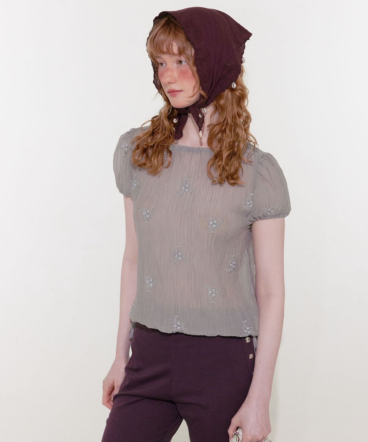 루루서울(LOULOUSEOUL) Flower String Blouse (Khaki Gray)