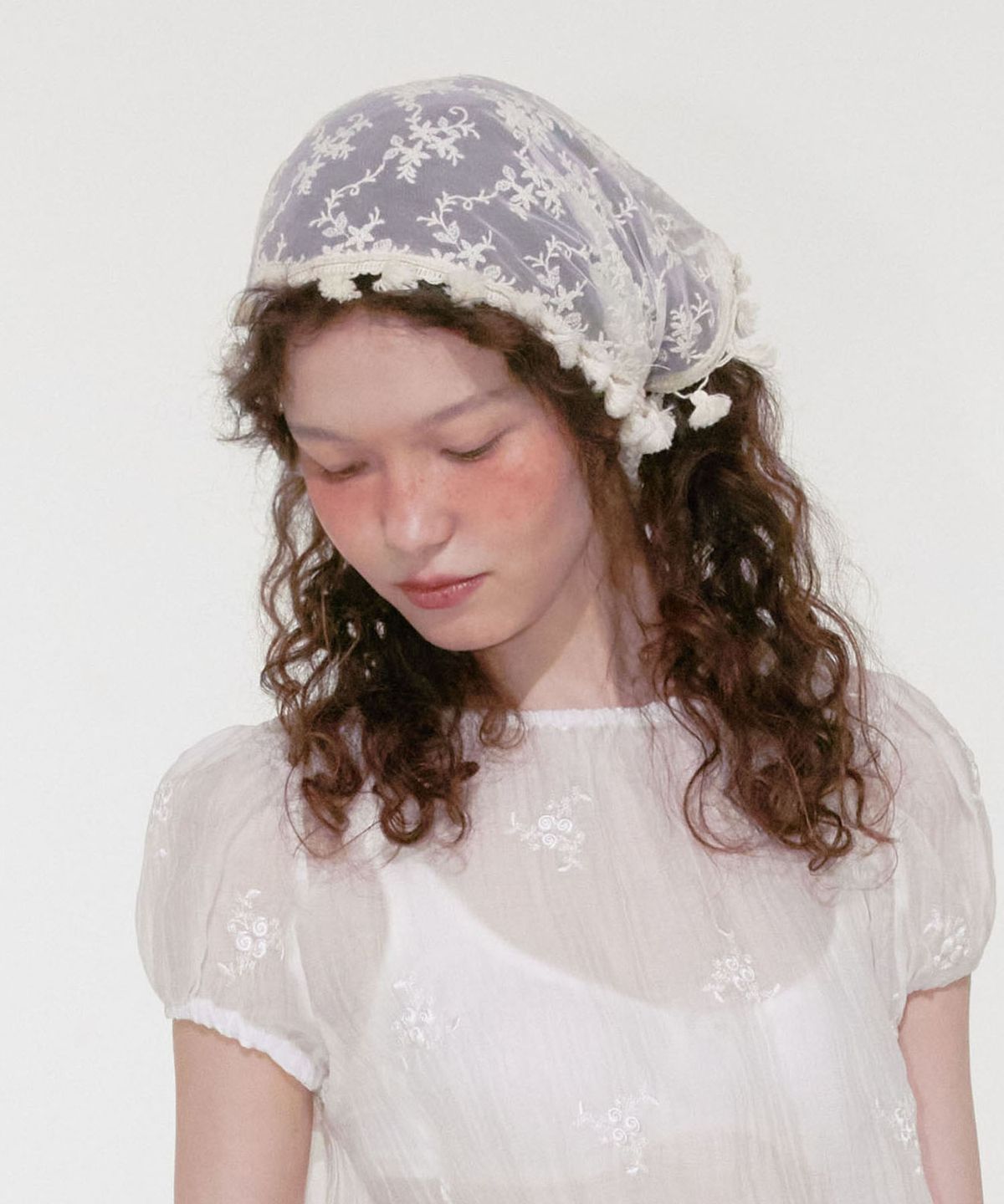 루루서울(LOULOUSEOUL) Floral Tassel Bonnet (Beige)
