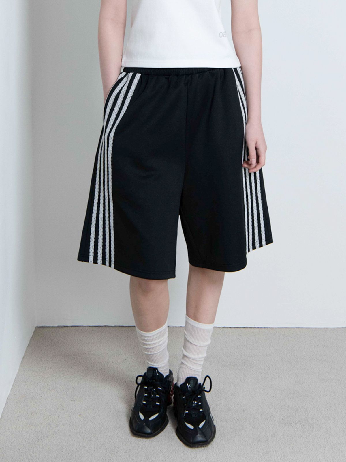 오피쉬(OAFISH) QUADRUPLE LACE TRACK SHORTS, BLACK