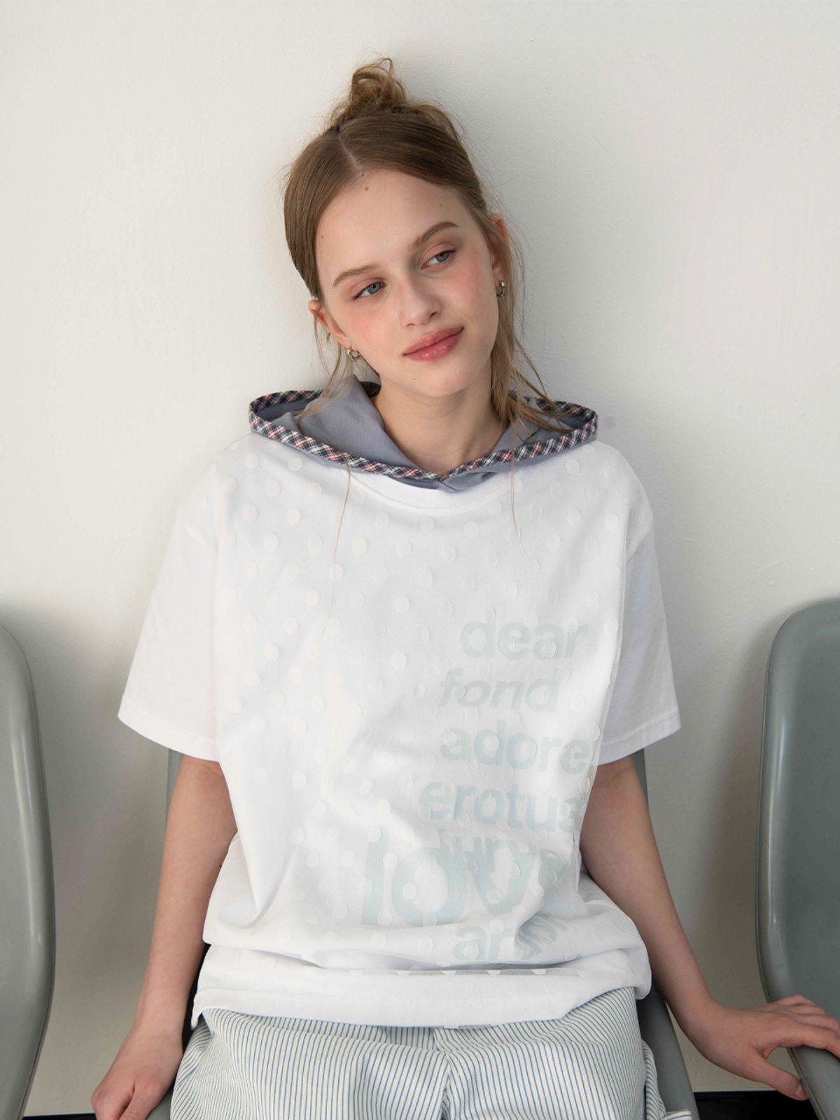 오피쉬(OAFISH) DOT LACE LETTERING T-SHIRT, WHITE