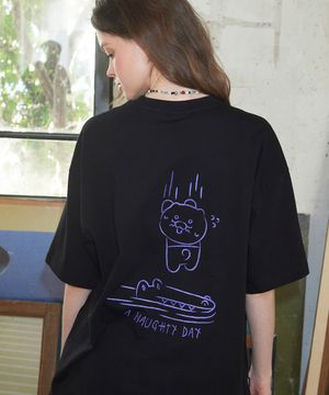 [CPGN X 카카오프렌즈] 노티 데이 자수 반팔티 블랙