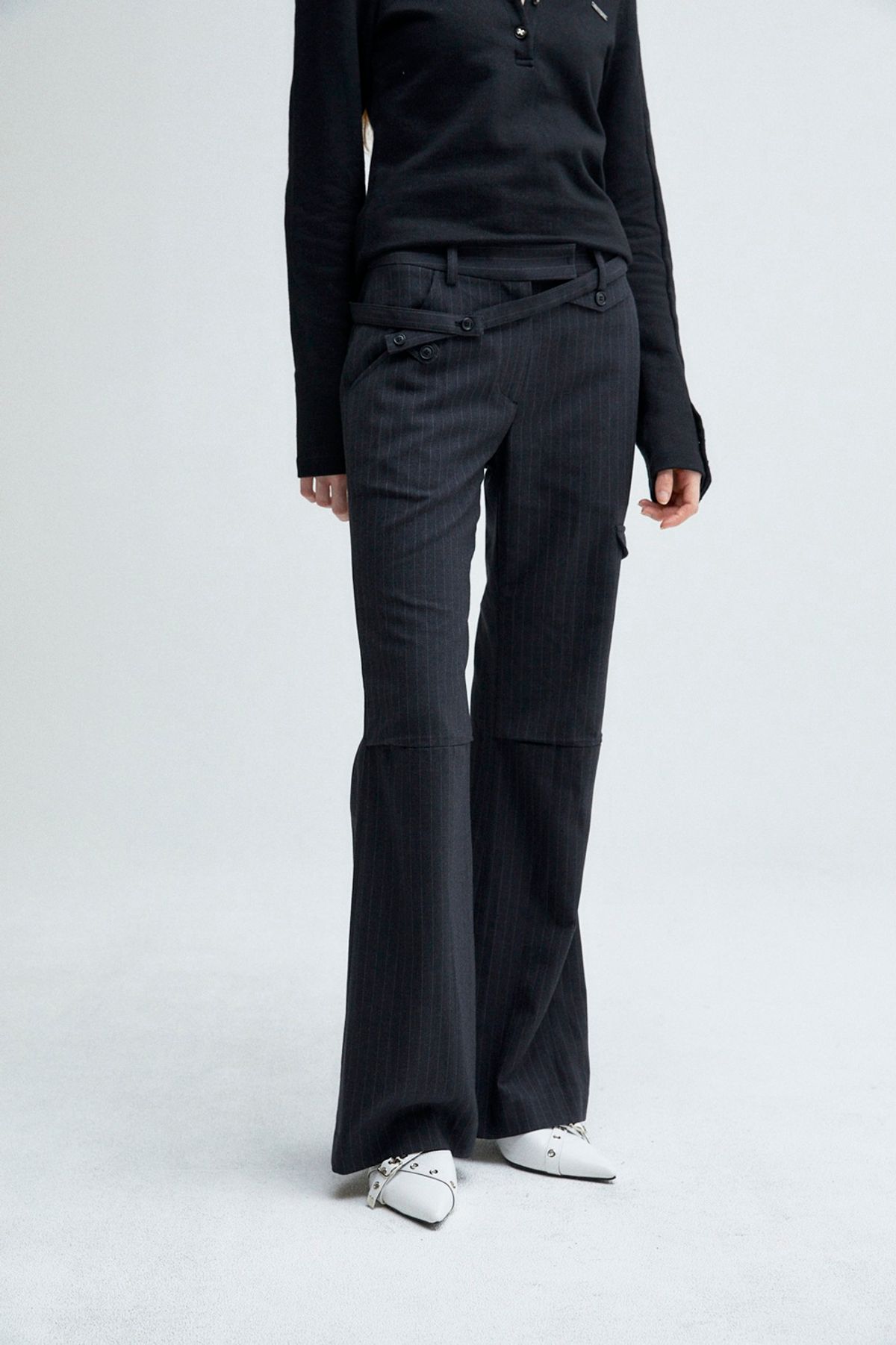 이지킴(EZKIM) STRIPE BOOTS CUT PANTS