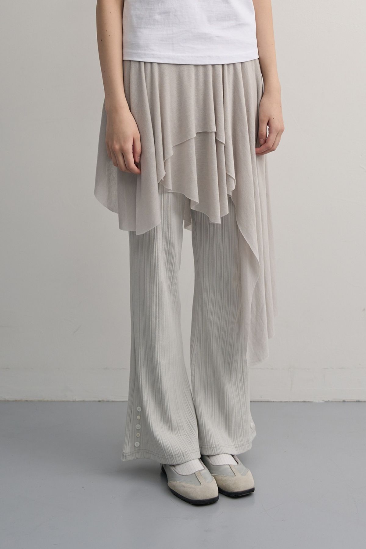 이지킴(EZKIM) PLEATS BANDING BUTTON PANTS