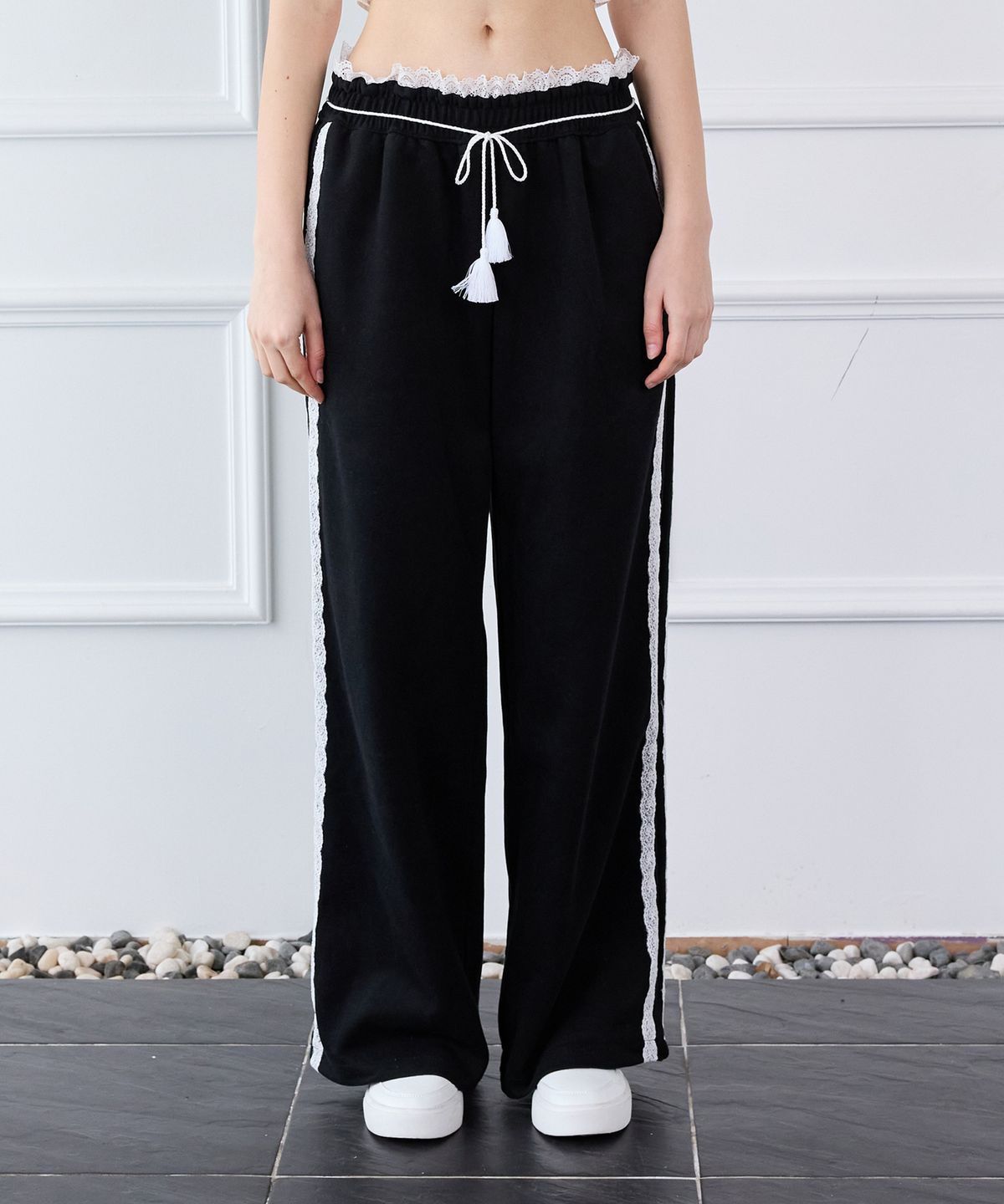 핑크파인애플(PINK PINEAPPLE) MORI LACE TRACK PANTS_BLACK