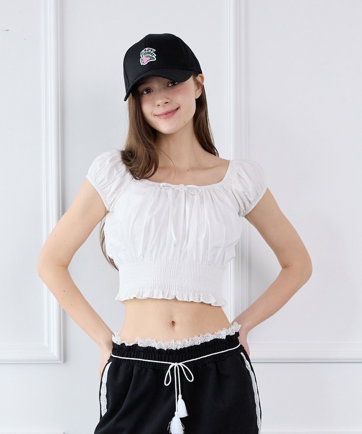 핑크파인애플(PINK PINEAPPLE) SMOCKED PUFF BLOUSE_WHITE