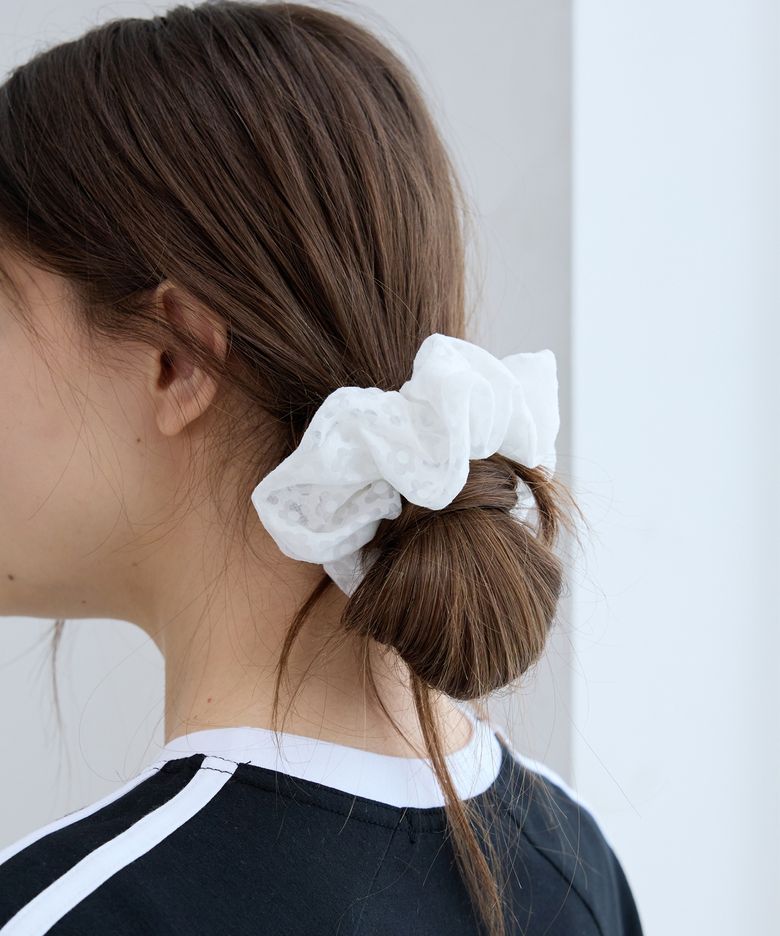 DAISY LACE SCRUNCHIE_WHITE