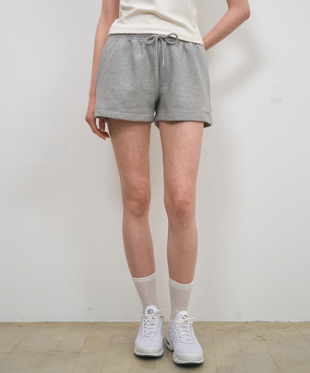웬즈데이오아시스 포 우먼(WEDNESDAYOASISFORWOMEN) 원마일 스웨트 쇼츠_GRAY(W25-PT16)