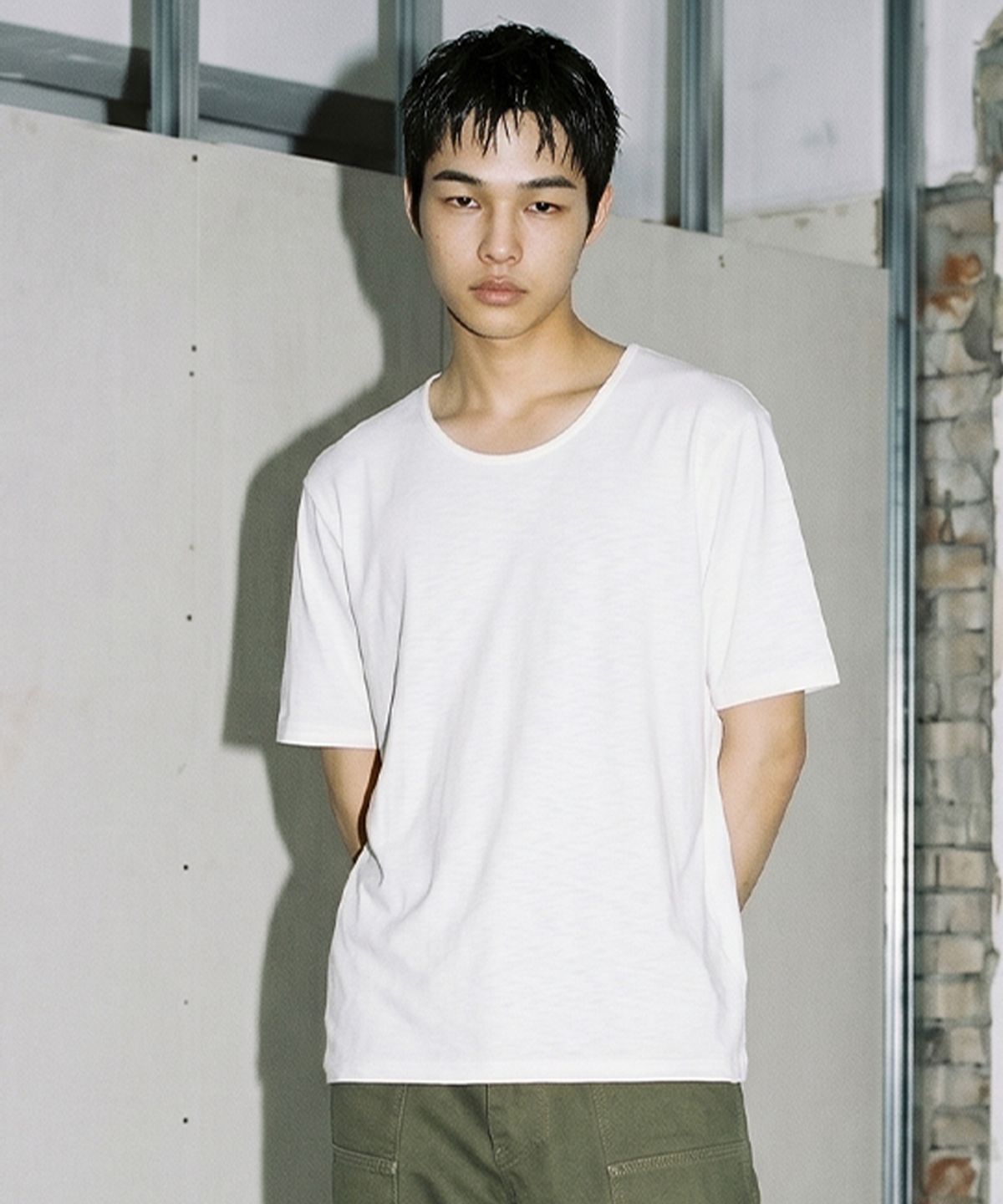 발루트(BALLUTE) SLUB U-NECK HALF CROP T-SHIRTS (SHEER WHITE)