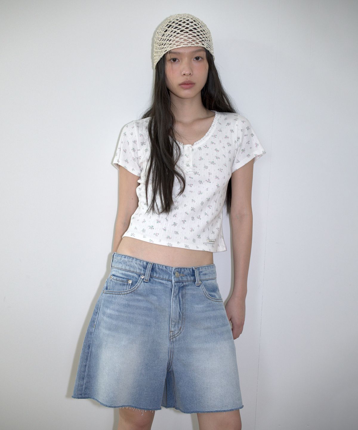 오버듀플레어(OVERDUEFLAIR) BUTTON EYELET T-SHIRT_FLORAL