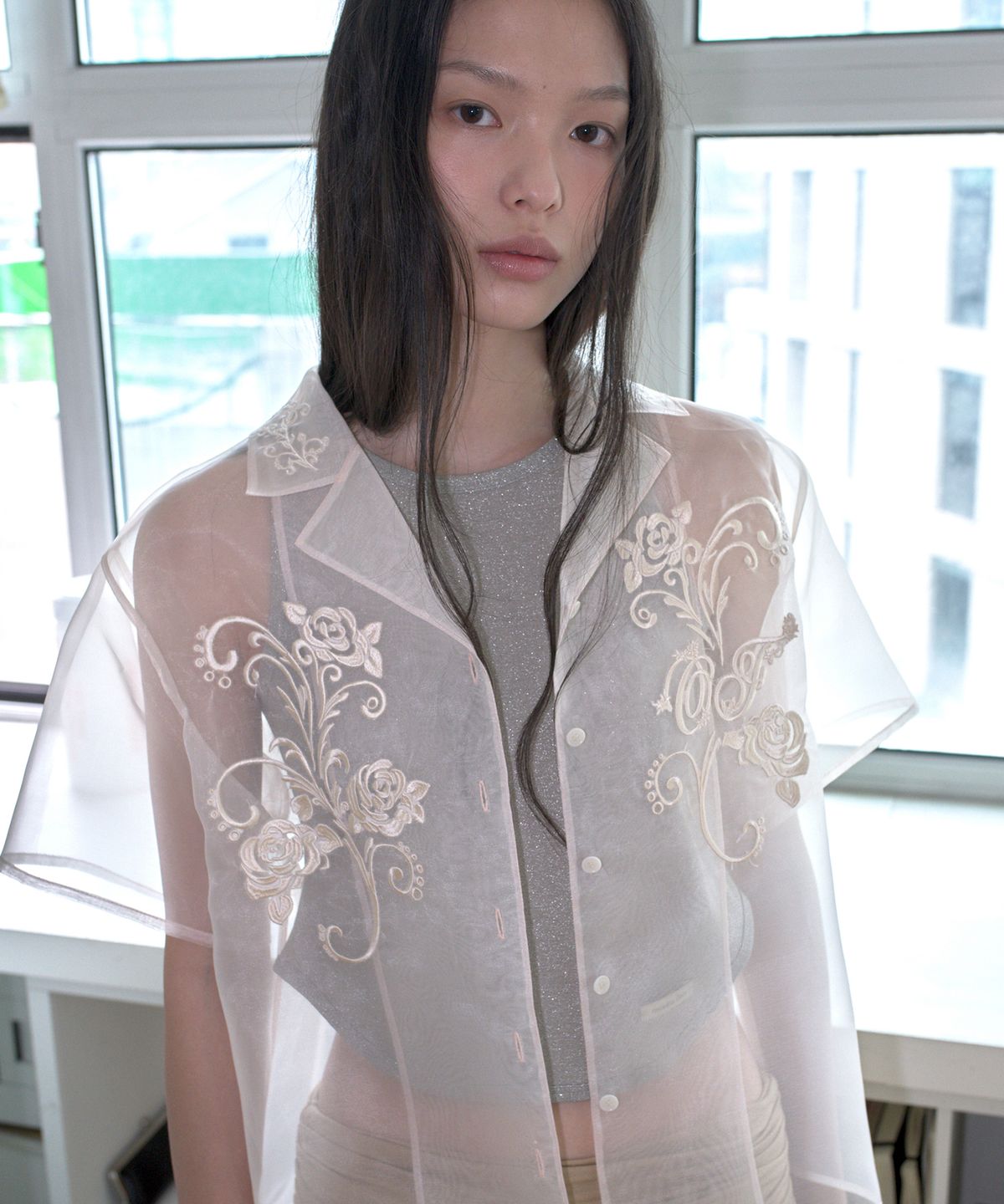 오버듀플레어(OVERDUEFLAIR) EMBROIDERY ORGANZA SHIRT_CREAM