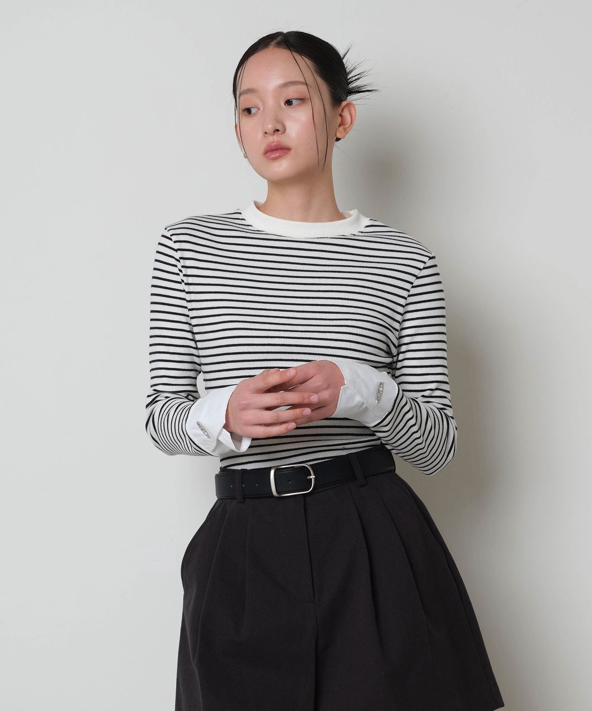 러벤티나(LOVENTINA) 커프스 롱 슬리브_화이트
